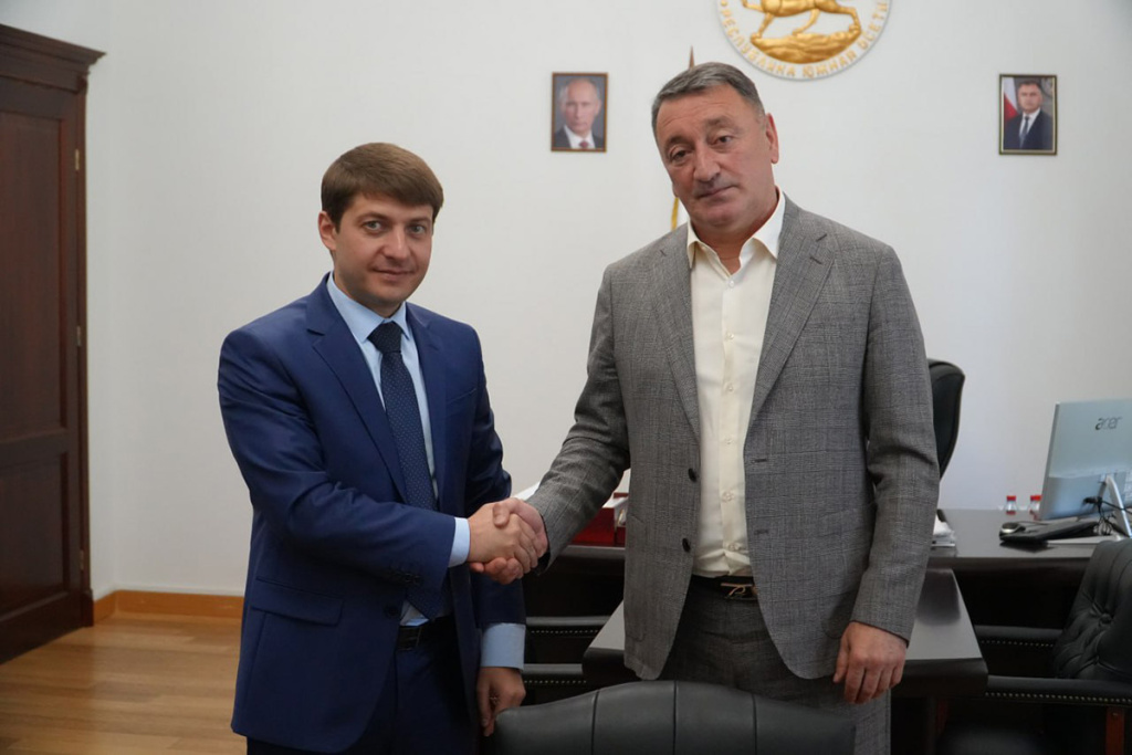 skfu_ukreplyaet_partnerstvo_s_yuzhnoj_osetiej_ncfu_ru_01-_2_.jpg