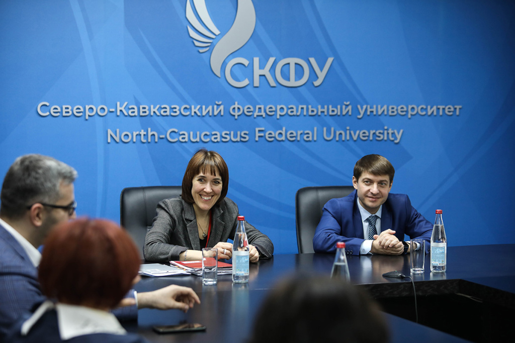 v-skfu-vyrabotali-formulu-prepodavaniya-novogo-kursa-osnovy-rossijskoj-gosudarstvennosti-ncfu-ru-01.jpg