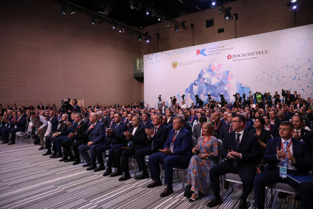 skfu-na-pervoj-kavkazskoj-investicionnoj-vystavke-podpisal-ryad-soglashenij-o-sotrudnichestve-ncfu-ru-01-3.jpg