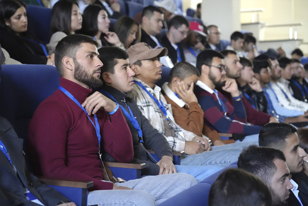 na-severnom-kavkaze-nachal-rabotu-mezhdunarodnyj-molodezhnyj-forum-kavkaz-kaspij-vostok-ncfu-ru-01 (4).jpg