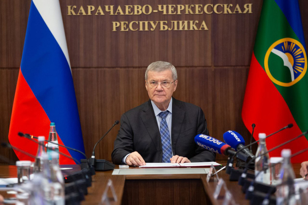 kadry-tekhnologii-resursy-podderzhku-oboronno-promyshlennogo-kompleksa-obsudili-v-kchr-ncfu-ru-03.jpg