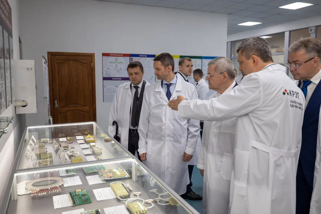 skfu-i-zavod-signal-gk-rostekh-zapustili-centr-podgotovki-inzhenerov-novogo-pokoleniya-ncfu-ru-01 (1).jpg