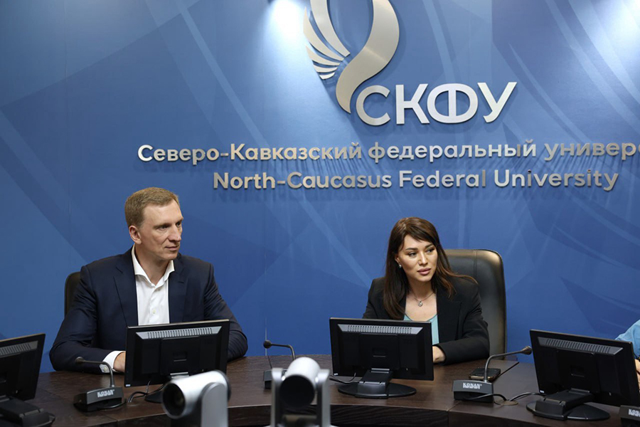 Aktsent-na-tekhnologiyakh-SKFU-i-_Signal_-rasshiryayut-sotrudnichestvo-v-radioelektronike_-BPLA-i-podgotovke-kadrov-_1_.jpg