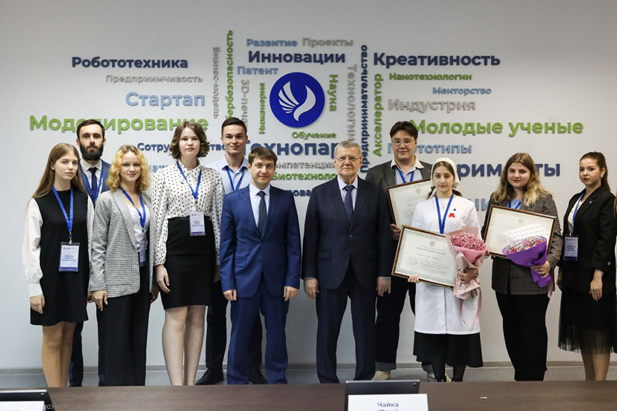 skfu-posetil-polnomochnyj-predstavitel-prezidenta-rf-v-skfo-yurij-chajka-ncfu-ru-01 (8).jpg skfu-posetil-polnomochnyj-predstavitel-prezidenta-rf-v-skfo-yurij-chajka-ncfu-ru-01 (8).jpg