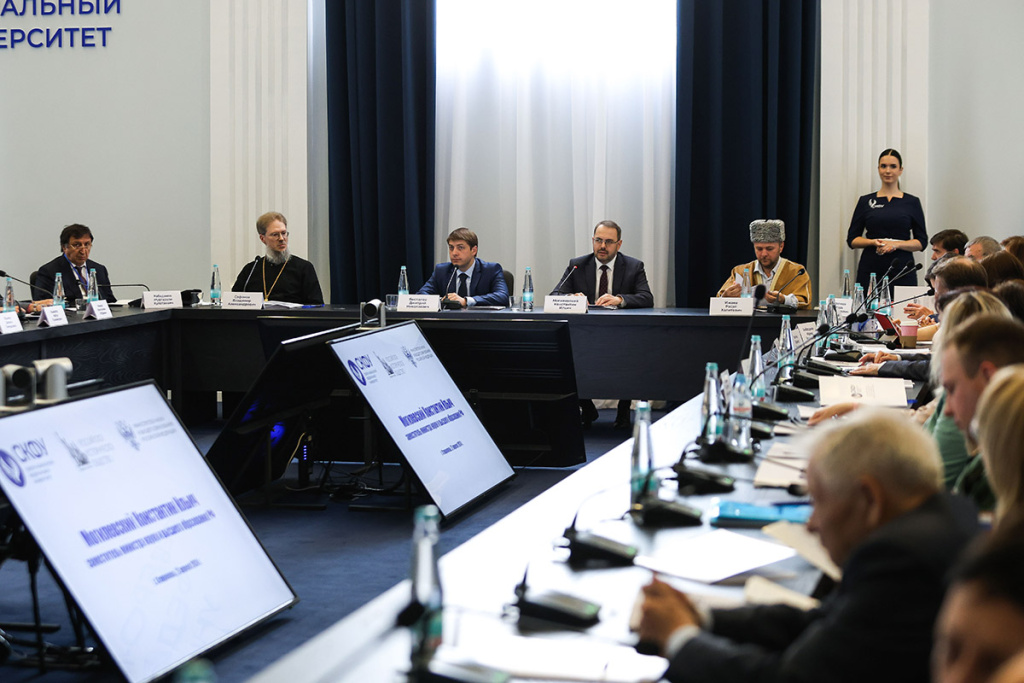 skfu-stal-centrom-obsuzhdeniya-roli-severnogo-kavkaza-v-ukreplenii-sotrudnichestva-rossii-so-stranami-zakavkazya-i-blizhnego-vostoka-ncfu-ru-01 (2).jpg
