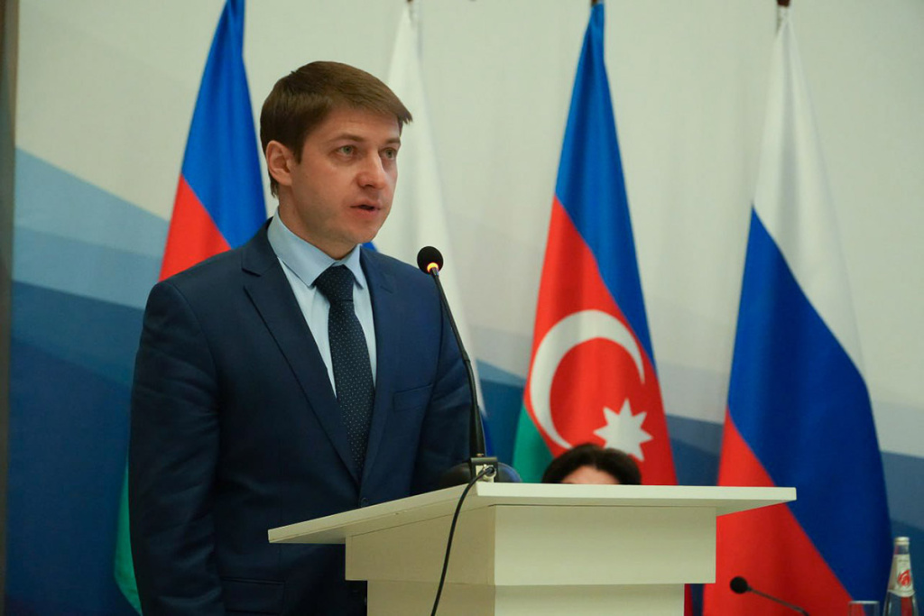 na-severnom-kavkaze-obsudili-rasshirenie-sotrudnichestva-mezhdu-regionami-rossii-i-azerbajdzhana-ncfu-ru-01 (6).jpg