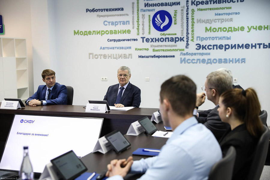 skfu-posetil-polnomochnyj-predstavitel-prezidenta-rf-v-skfo-yurij-chajka-ncfu-ru-01 (6).jpg skfu-posetil-polnomochnyj-predstavitel-prezidenta-rf-v-skfo-yurij-chajka-ncfu-ru-01 (6).jpg