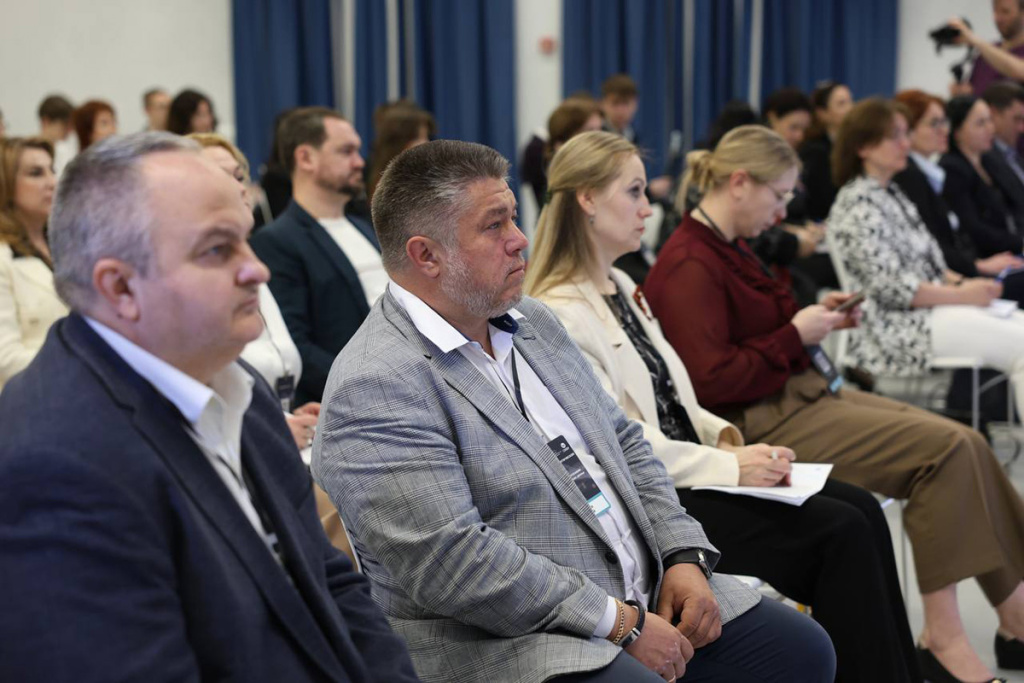 big-data-na-strazhe-turizma-kak-analiz-bolshih-dannyh-pomozhet-razvitiyu-turisticheskoj-industrii-severnogo-kavkaza-ncfu-ru-01 (1).jpg