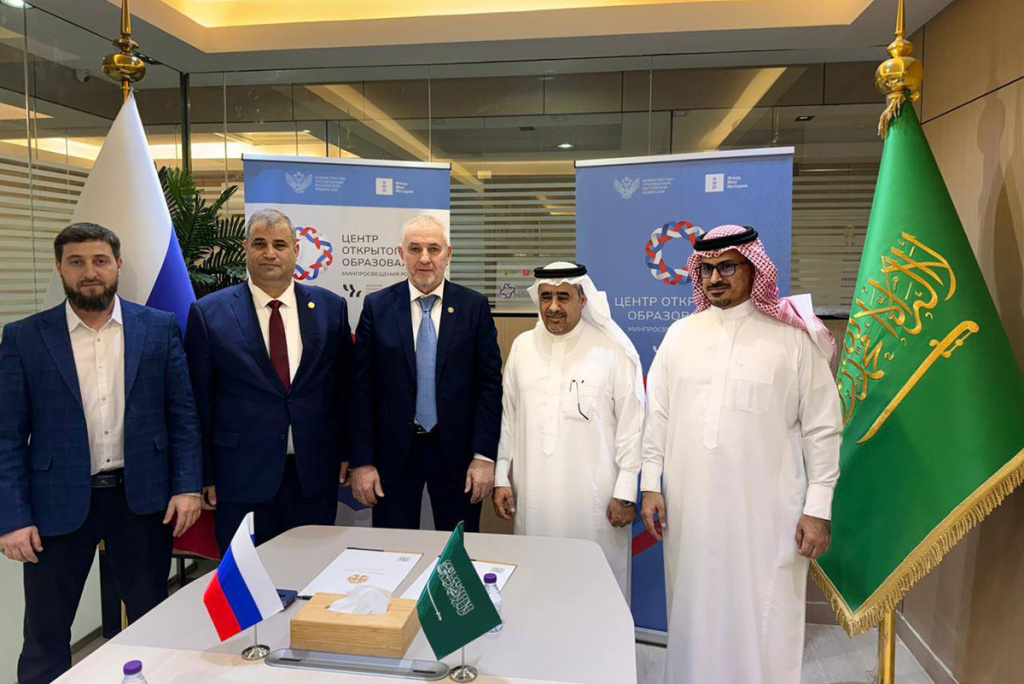 chgpu-otkryl-centr-otkrytogo-obrazovaniya-v-gorode-ehr-riyad-ncfu-ru-01.jpg