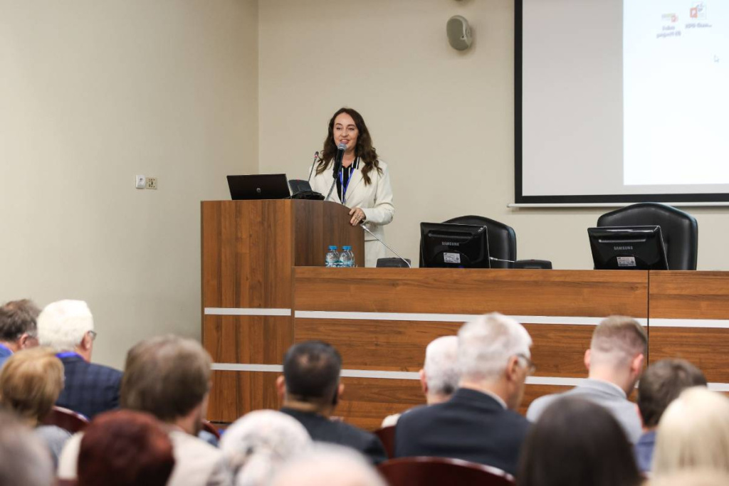 sovremennaya_biotekhnologiya_na_konferenciyu_v_skfu_priekhali_uchenye_iz_8_stran_mira_ncfu_ru_01-_2_.jpg sovremennaya_biotekhnologiya_na_konferenciyu_v_skfu_priekhali_uchenye_iz_8_stran_mira_ncfu_ru_01-_2_.jpg